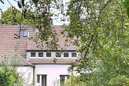 Doppelhaushälfte mit 4 Zi. + Garage auf weitläufigem Gartengrundstück in Dortmund Brackel 5 zimmer