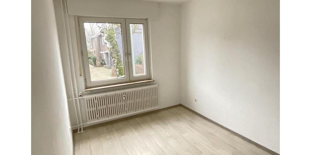 Erdgeschoßwohnung Duisburg Mittelmeiderich - 3 Zimmer, 66 m&sup2;, 579&euro; | Angebot:25258295