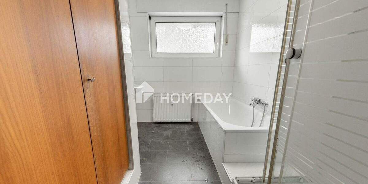 Gepflegte 4-Zimmer-Wohnung mit West-Balkon, Wannenbad und Stellplatz 4 zimmer