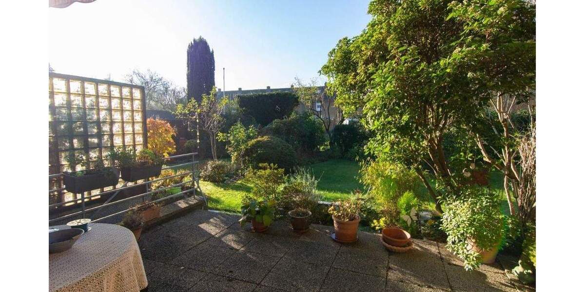 Reihenmittelhaus mit großzügigem Dachgeschoss #Garage #ruhige Lage 5 zimmer