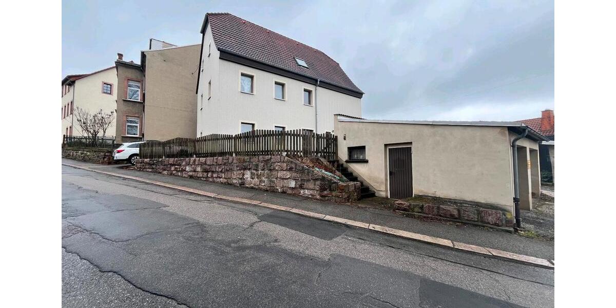 Einfamilienhaus Essen Stadtbezirk VI - 8 Zimmer, 240 m&sup2;, 65.000&euro; | Angebot:25656456