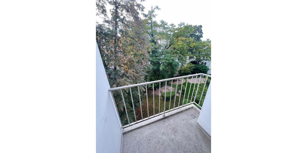 *modernisiert und in Rüttenscheid*mit Balkon* 2 zimmer