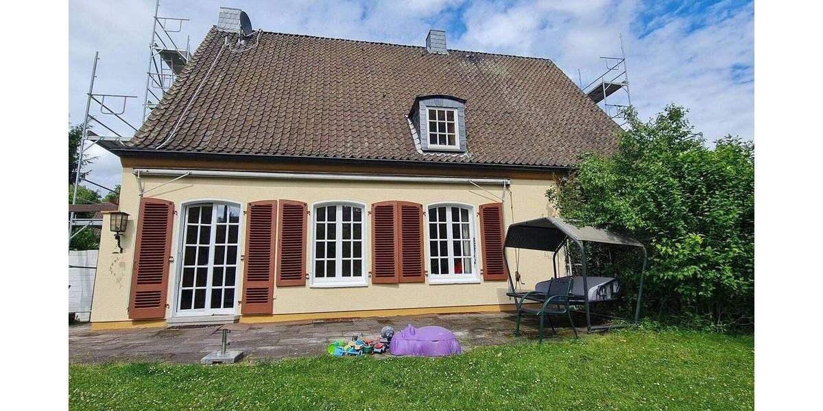 Einfamilienhaus Duisburg Hochemmerich - 9 Zimmer, 220 m&sup2;, 657.000&euro; | Angebot:26900580