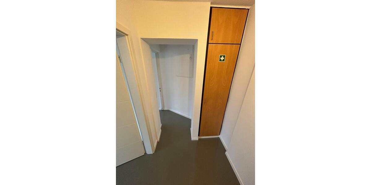 Gewerbefläche im Erdgeschoss – für Büro, Kleingewerbe, Praxis zimmer