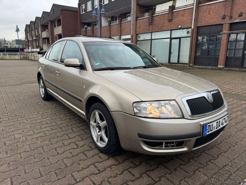 Skoda Superb 299.554 km 1.490 € Duisburg 47138