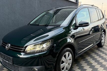 VW Touran 203.000 km 8.950 € Duisburg 47259