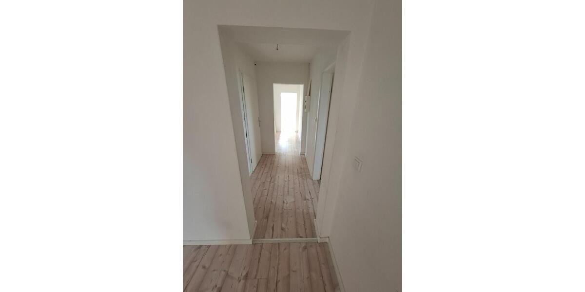 Große 4 Zimmer DG Wohnung inkl. Küche- 98m² 4 zimmer
