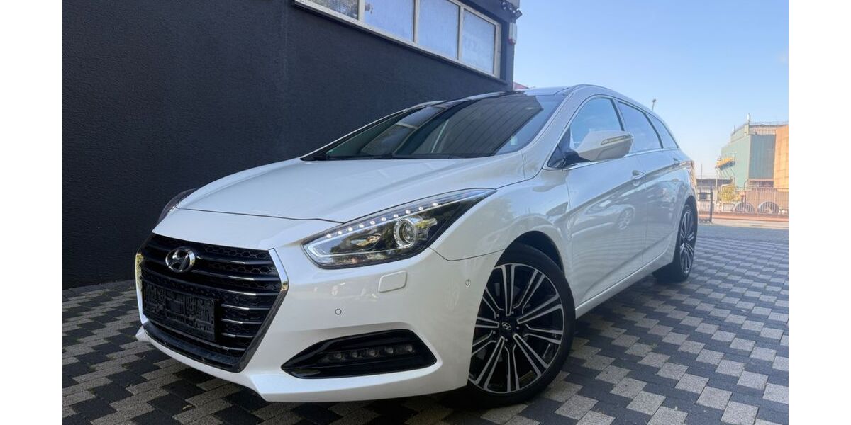 Hyundai i40 124.300 km 13.800 &euro; Duisburg 47259