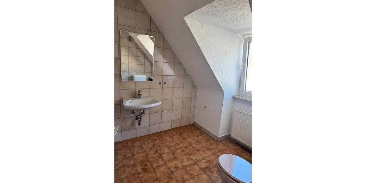 Dachgeschoßwohnung Gelsenkirchen Gelsenkirchen-Nord - 4 Zimmer, 70 m&sup2;, 470&euro; | Angebot:26288115