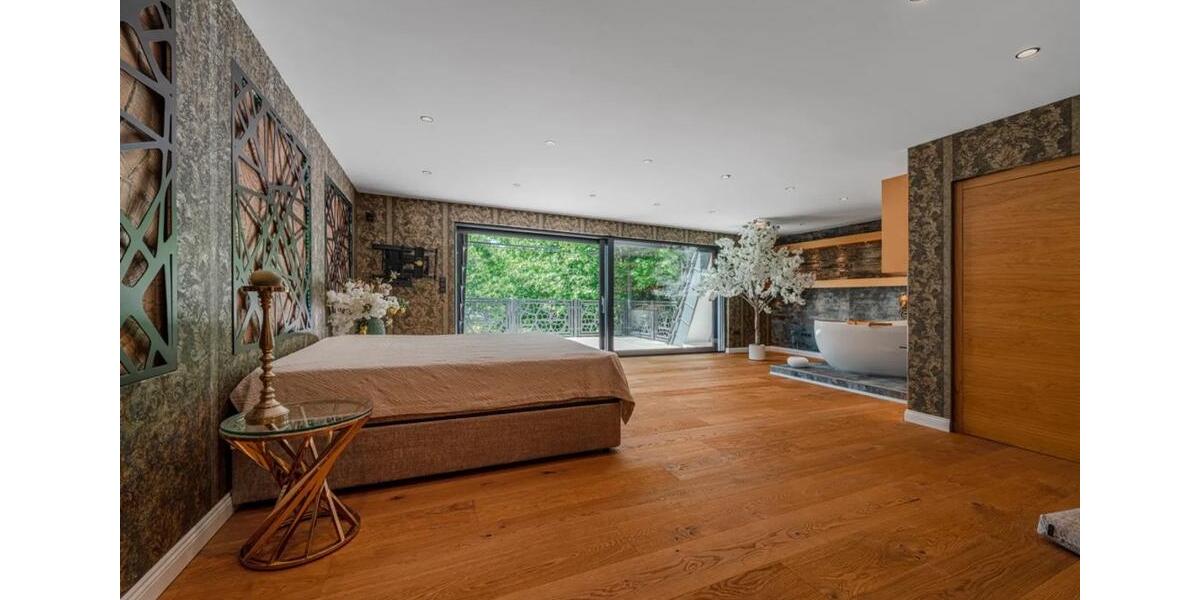 Einfamilienhaus Essen Stadtbezirk IX - 7 Zimmer, 307 m&sup2;, 300&euro; | Angebot:25396674