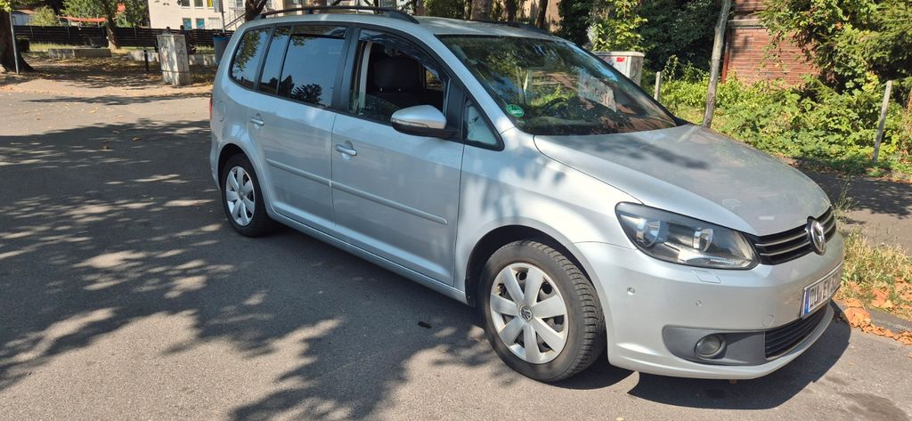 VW Touran 189.000 km 7.100 &euro; Duisburg 47166