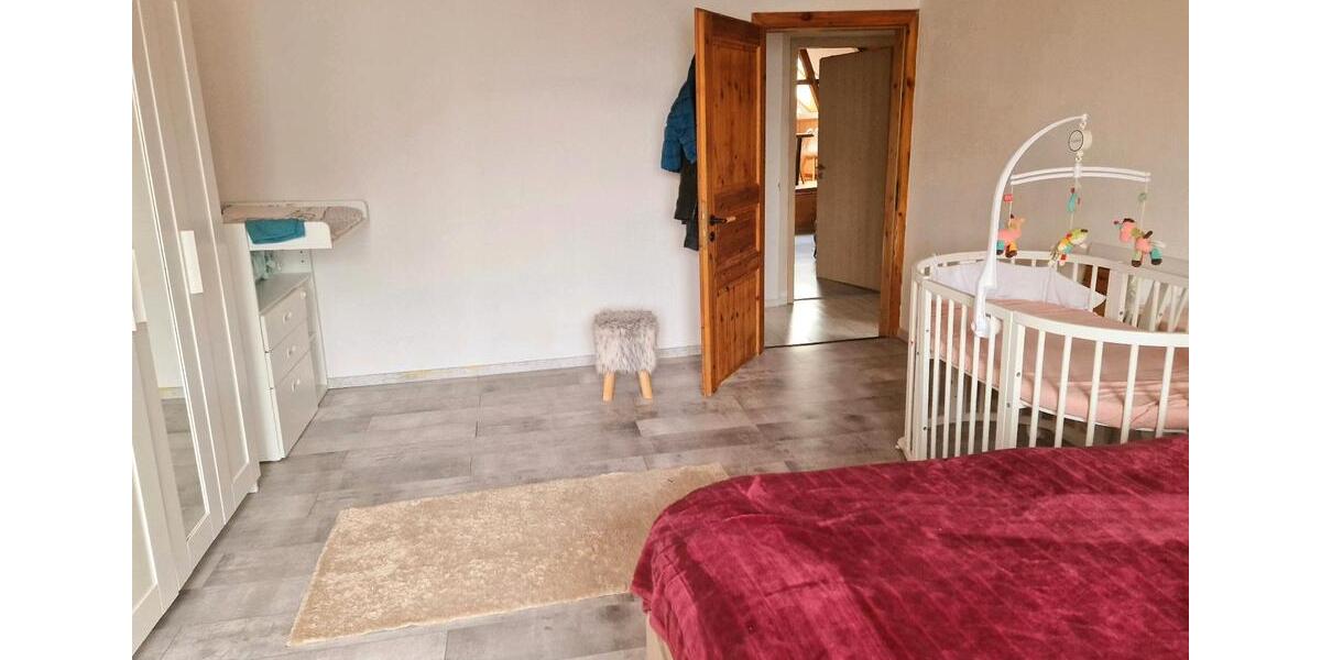 Dachgeschoßwohnung Bochum Höntrop - 3 Zimmer, 86 m&sup2;, 775&euro; | Angebot:25569606