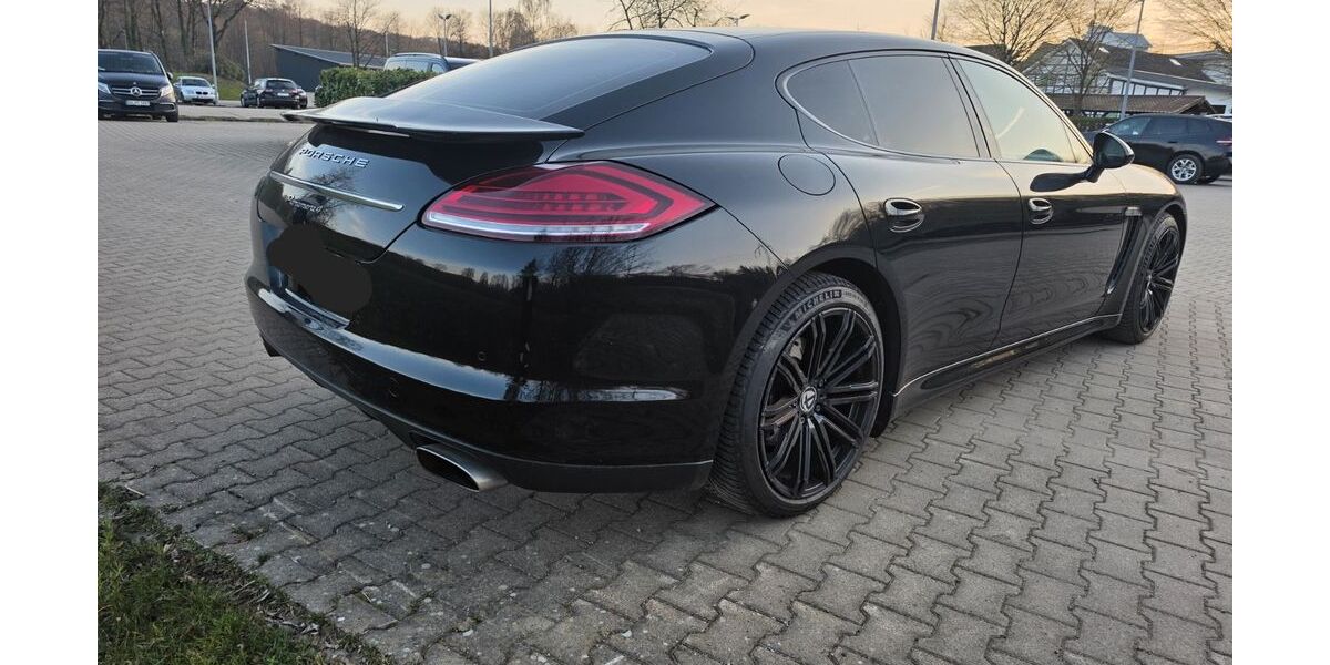 Porsche Panamera 216.000 km 17.999 &euro; Wuppertal 42279