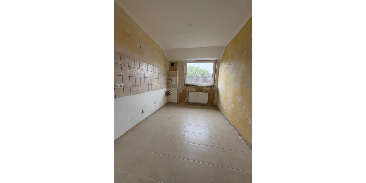 Dachgeschoßwohnung Duisburg Mittelmeiderich - 3 Zimmer, 70 m&sup2;, 611&euro; | Angebot:25366768