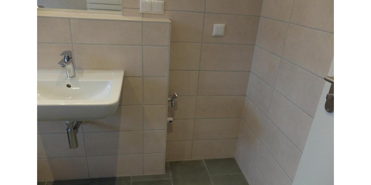 83 qm Charlottenburg aufwendig saniert mit Option auf Stellplatz. 3 zimmer