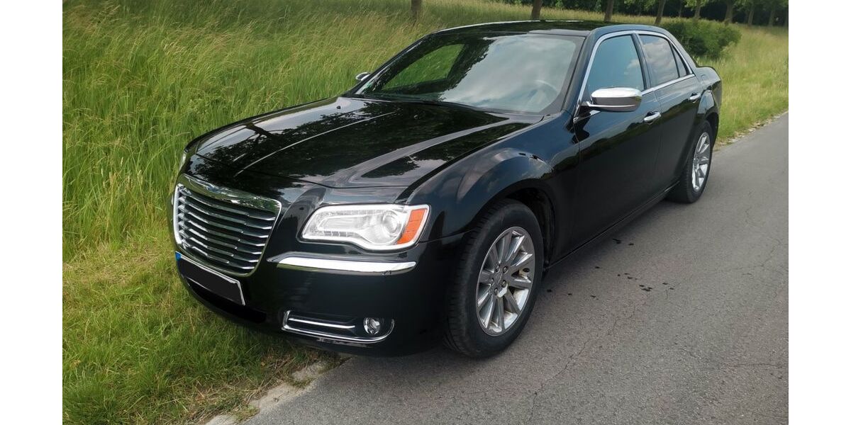 Chrysler 300C 137.500 km 11.000 € Oberhausen 46047