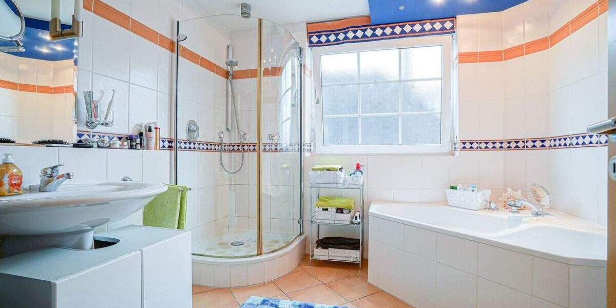 Familienfreundliches Wohnen in Saarn: Stilvolle Doppelhaushälfte mit Garten, Kamin und Garage 4 zimmer