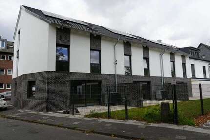 Haus zum Kaufen in Duisburg 475.000 € 180 m² 6 zimmer