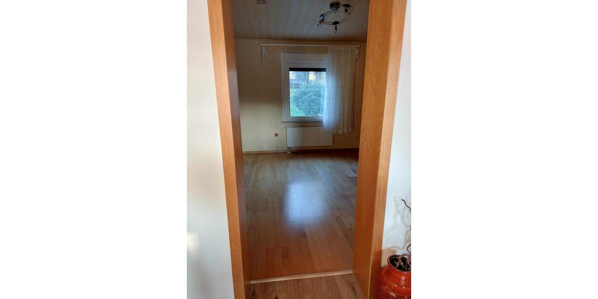 3 Zimmer Erdgeschosswohnung 1 zimmer