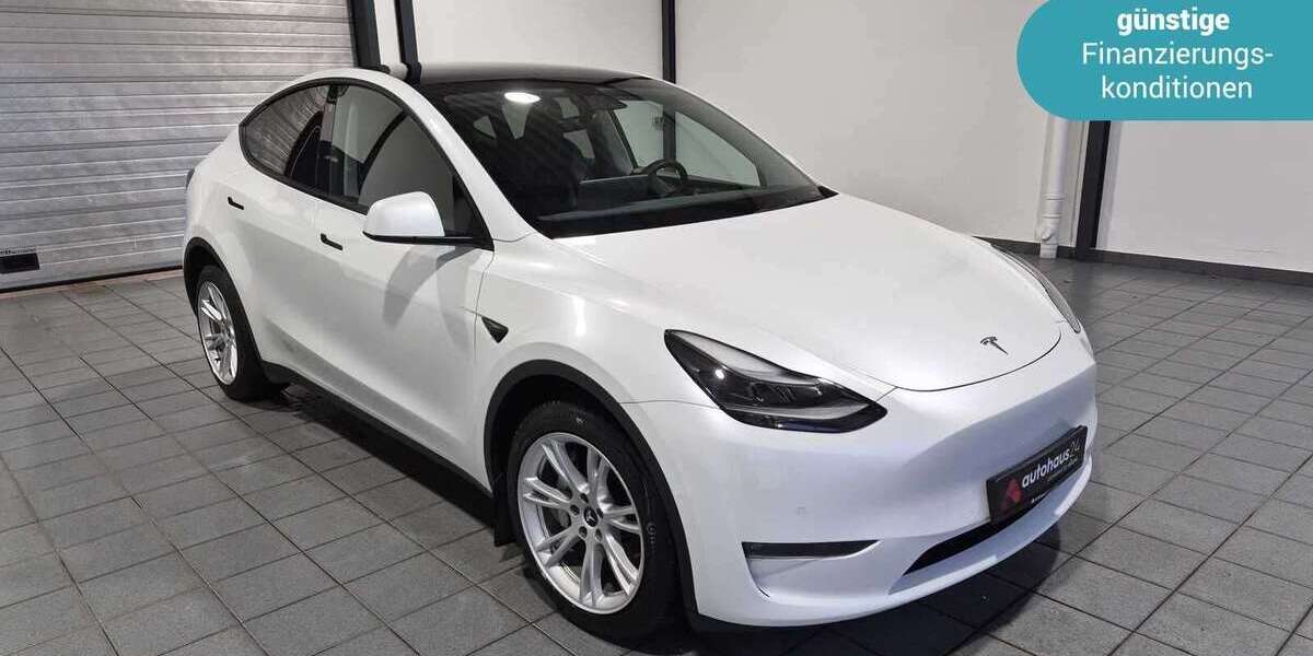 Tesla Model Y 81.587 km 28.990 &euro; Wuppertal - Barmen 42287