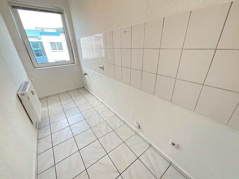 Frisch renoviert in Ihre eigene 2 Zimmerwohnung zimmer