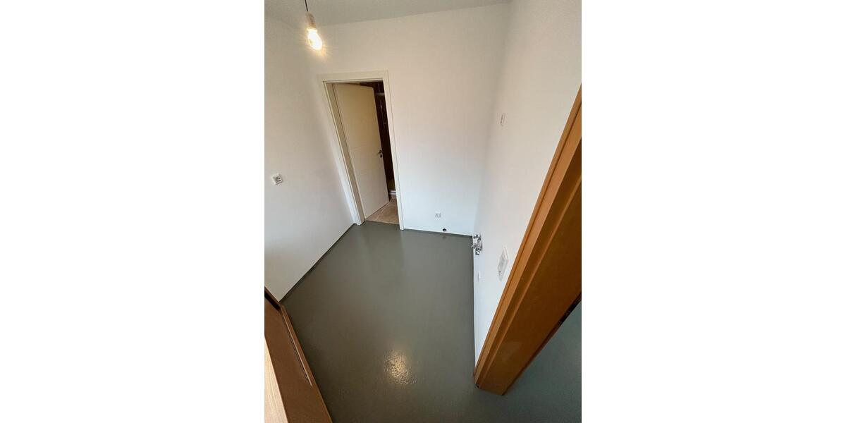 Gewerbefläche im Erdgeschoss – für Büro, Kleingewerbe, Praxis zimmer