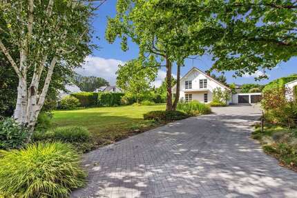Haus zum Mieten in Meerbusch 9.300 € 300 m²
