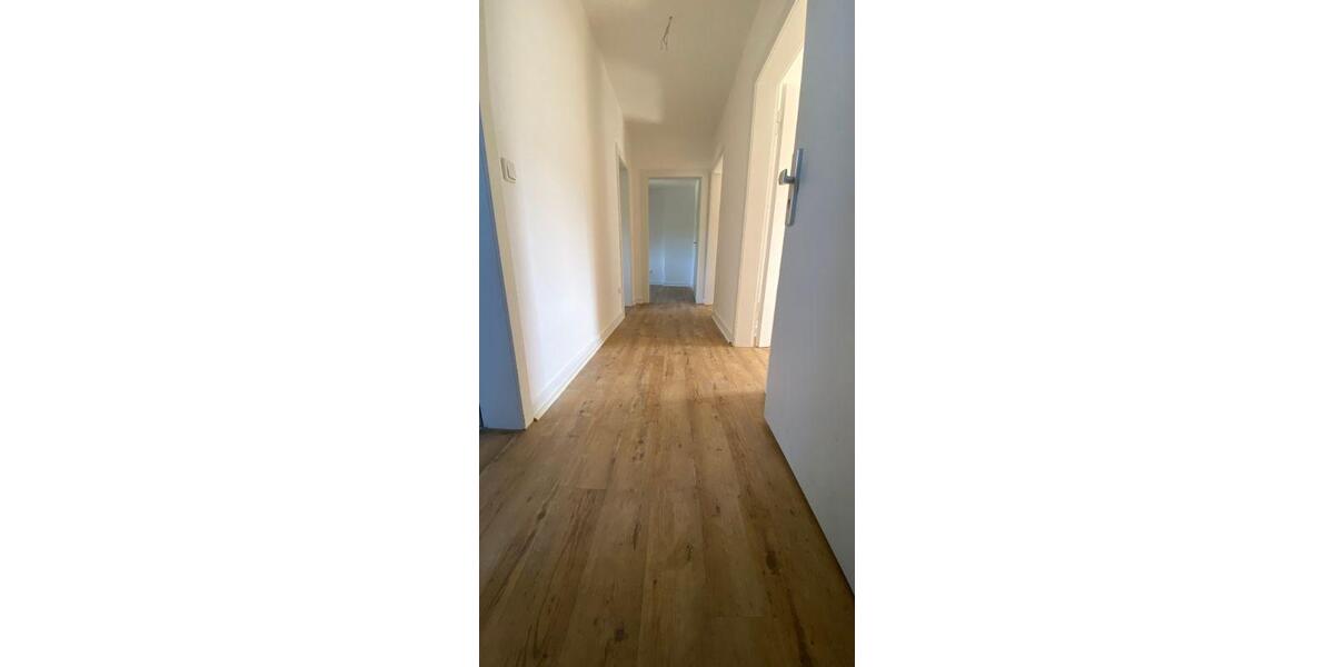 Dachgeschoßwohnung Essen Stadtbezirk IV - 2.5 Zimmer, 52 m&sup2;, 455&euro; | Angebot:25571579