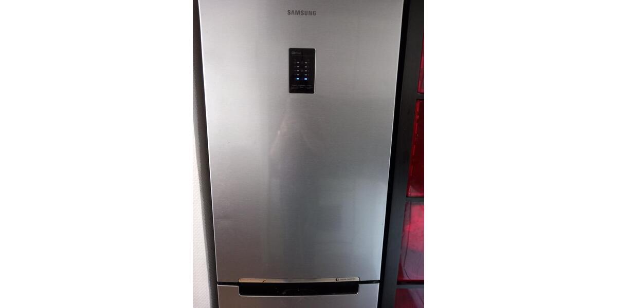 Wunderschoene Wohnung in der Naehe von Gruener und Silber Seen! 2 zimmer