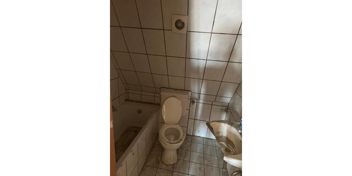 Dachgeschoßwohnung Gelsenkirchen Ückendorf - 4 Zimmer, 100 m&sup2;, 700&euro; | Angebot:26336397