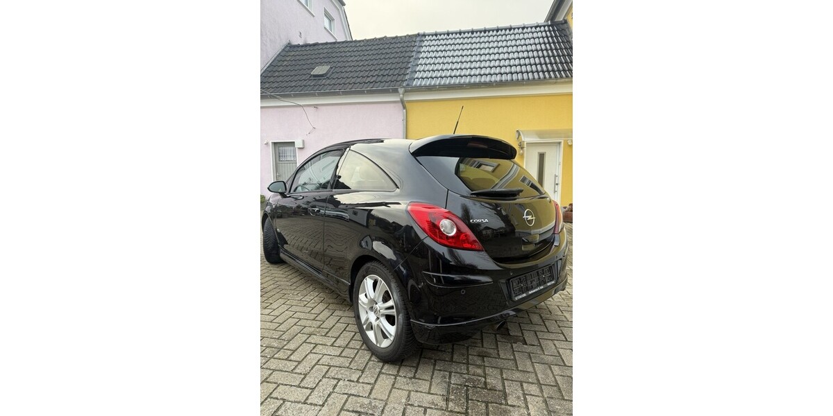 Opel Corsa D 144.000 km 3.799 &euro; Dortmund 44135