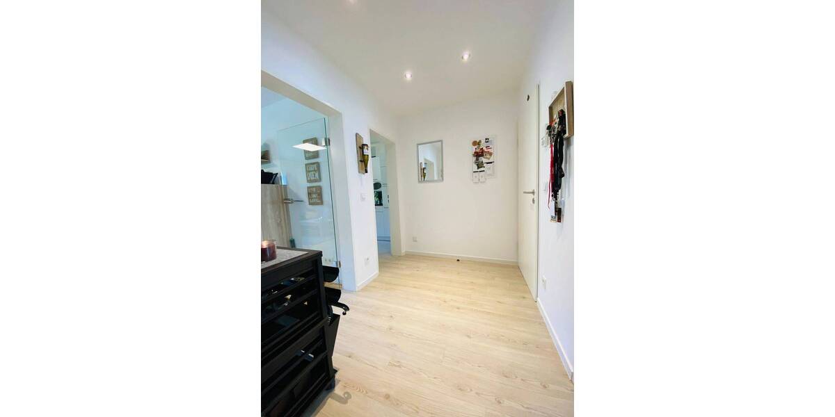 Helle 2-Zimmer-Eigentumswohnung mit Balkon und PKW-Garage 2 zimmer