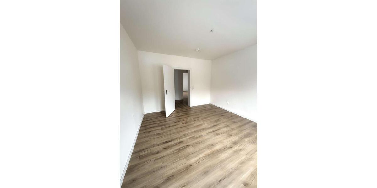 Charmante 4-Zimmer-Wohnung mit Balkon in zentraler Lage – ca. 120 m² Wohnfläche 4 zimmer