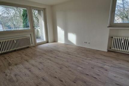 Renoviert, Gepflegt. Angenehm. Wohnen im Hochhaus mit NIveau - tolle 3-Zimmer-Wohnung 3 zimmer