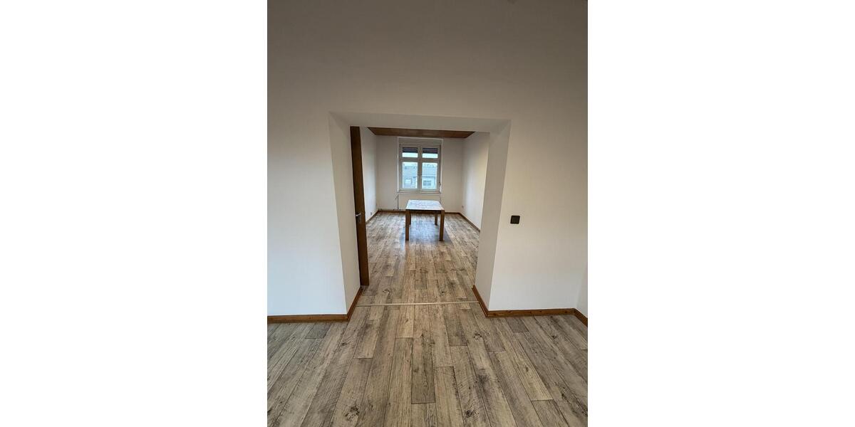 Etagenwohnung Duisburg Mittelmeiderich - 3 Zimmer, 84 m&sup2;, 500&euro; | Angebot:26193557