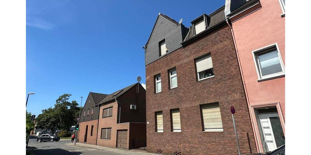 Modernisiertes Zweifamilienhaus mit großer Eigentümerwohnung in Alt-Hamborn! 6 zimmer