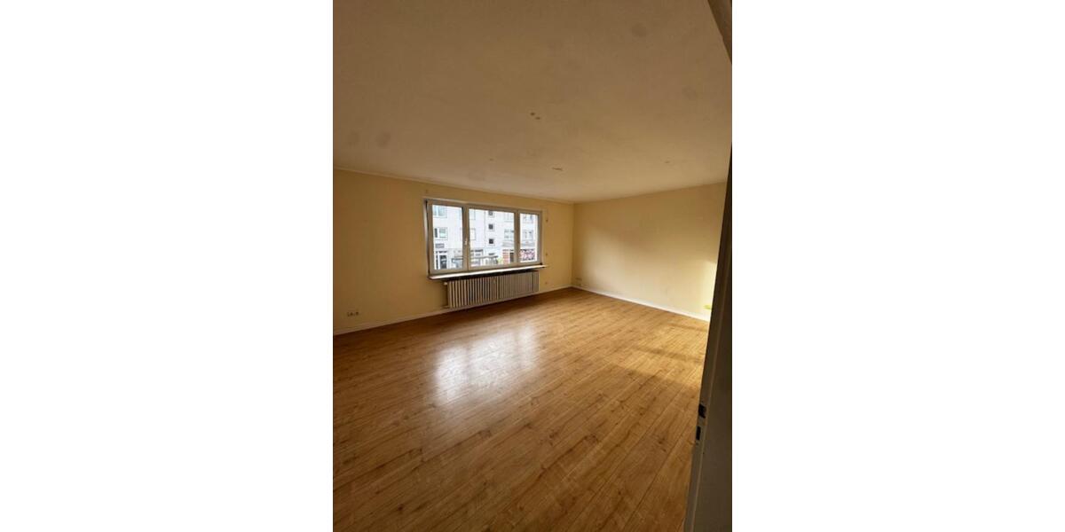 Wohn- und geschäftshaus mit Garagen in Duisburg Buchholz 12 zimmer