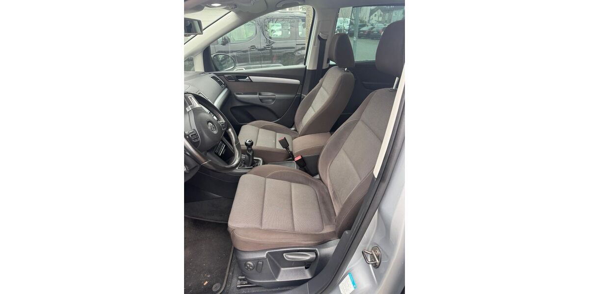 VW Sharan 146.300 km 10.600 € Oberhausen 46049