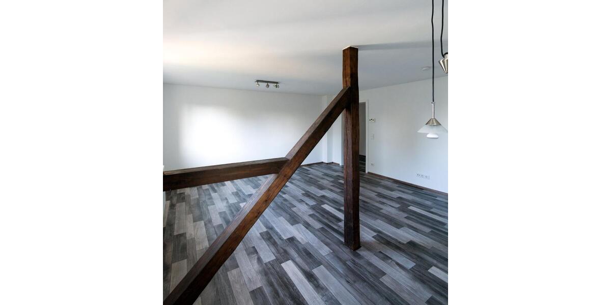 Hochwertig kernsanierte Dachgeschoss 2,5 Zimmer-Wohnung 61qm² 2 zimmer