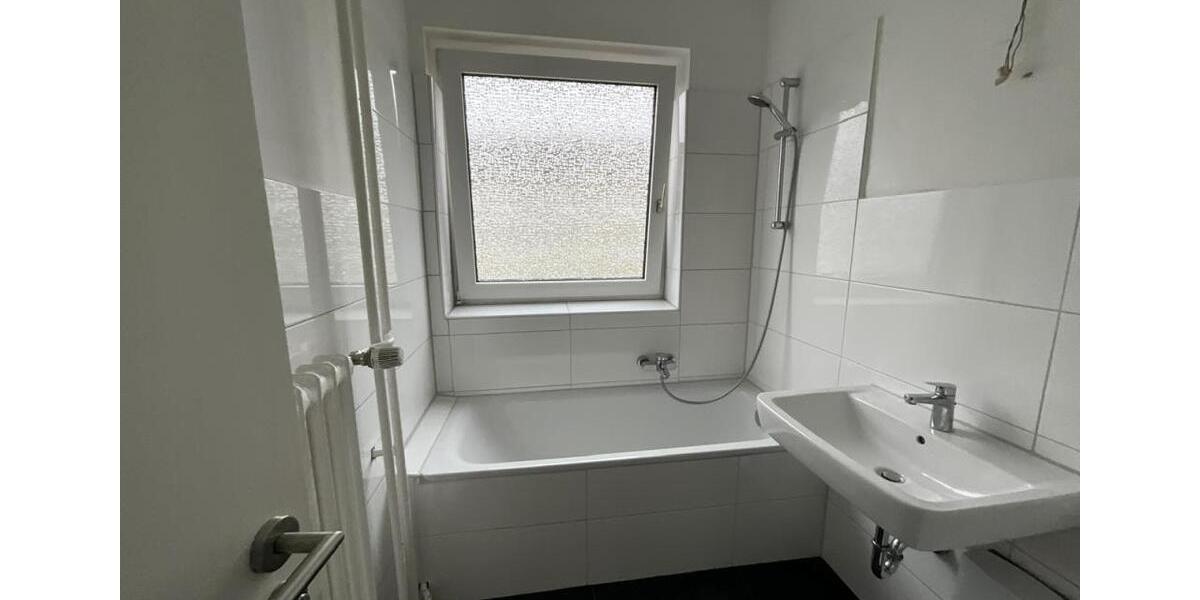 3-Zimmer-Wohnung im 1.OG mit Balkon! 3.5 zimmer