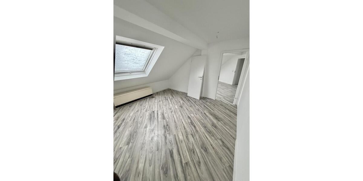 Dachgeschoßwohnung Wuppertal Unterbarmen - 5 Zimmer, 85 m&sup2;, 800&euro; | Angebot:25395285