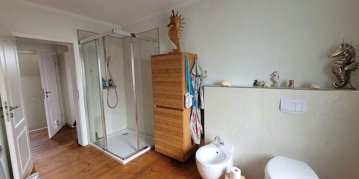 Großzügiges Haus mit auf 800 m² Grundstück mit ca.60 m² naturbelassenen Schwimmteich in Herten 1 zimmer