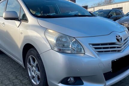 Toyota Verso 80.900 km 8.799 &euro; DORTMUND 44263