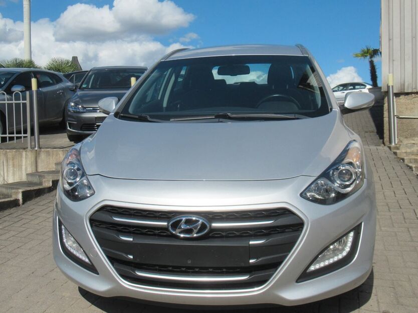 Hyundai i30 143.052 km 11.490 € Herne 44653