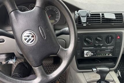 VW Passat 154.000 km 2.750 € Duisburg 47198