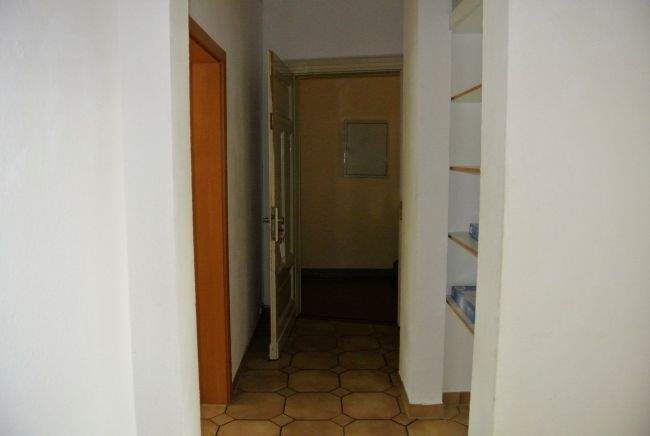 In einem Patrizierhaus mit hohen Decken befindet sich eine 4 Zimmer-Wohnung mit neuer Ausstattung für Altbauliebhaber**** 4 zimmer