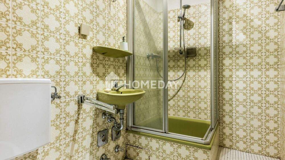 Großzügige 115 m² Etagenwohnung mit zusätzlichem DG-Zimmer, Loggia und sofortiger Bezugsfreiheit 3 zimmer