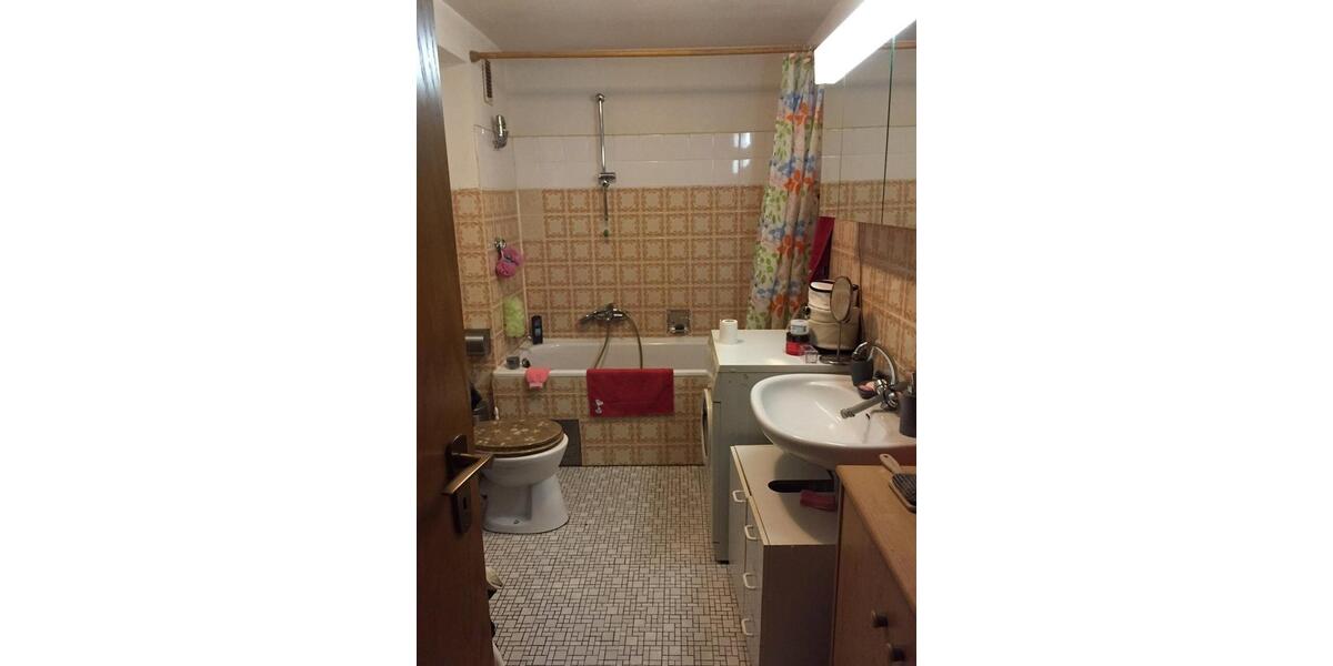 Dachgeschoßwohnung Duisburg Mittelmeiderich - 2 Zimmer, 60 m&sup2;, 450&euro; | Angebot:26326973