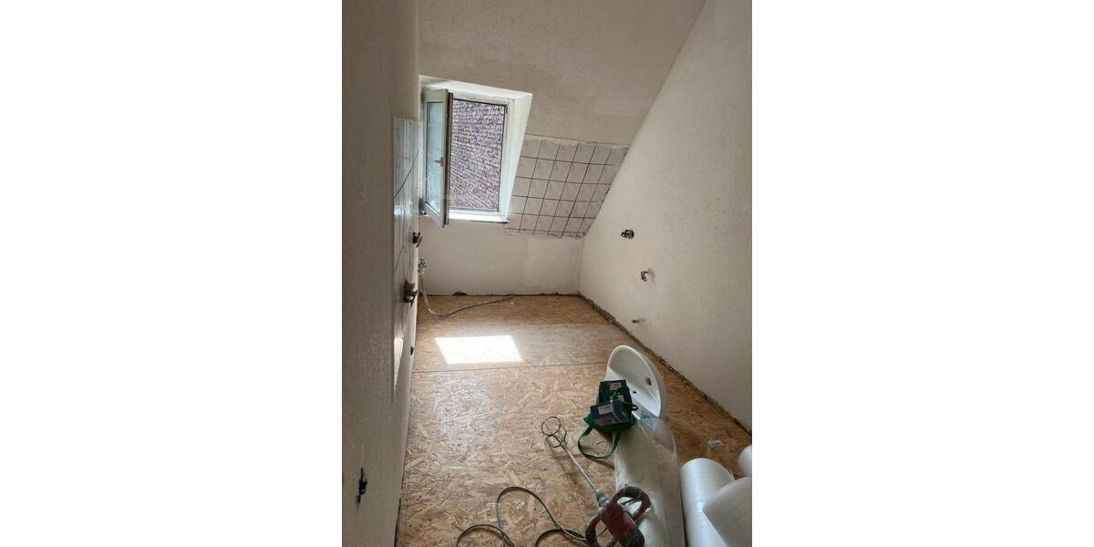 Dachgeschoßwohnung Gelsenkirchen Ückendorf - 4 Zimmer, 100 m&sup2;, 700&euro; | Angebot:26336397