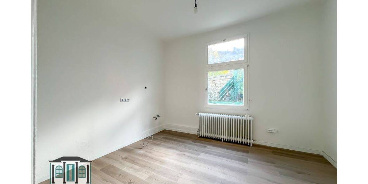 Denkmalschutz trifft Investitionschance: Dreiparteienhaus mit Entwicklungspotenzial 1 zimmer